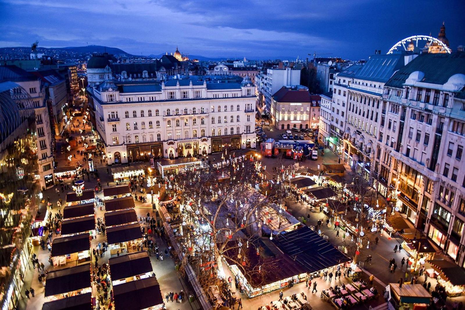 Central Budapest Vadász Street Buitenkant foto