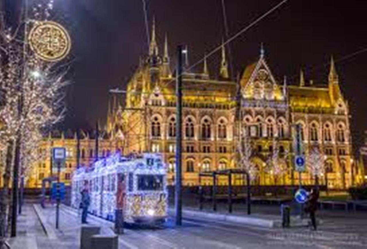 Central Budapest Vadász Street Buitenkant foto